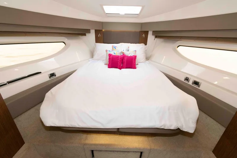 Slide: The Image of Luxurious bedroom interior of 2017 Sea Ray Sundancer 460 yacht with elegant bedding. - 41