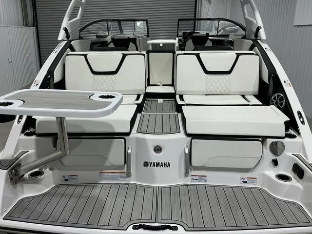 Slide: The Image of Yamaha 252SE 2024 - 10