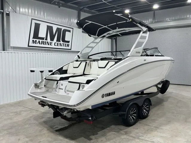 Slide: The Image of Yamaha 252SE 2024 - 13