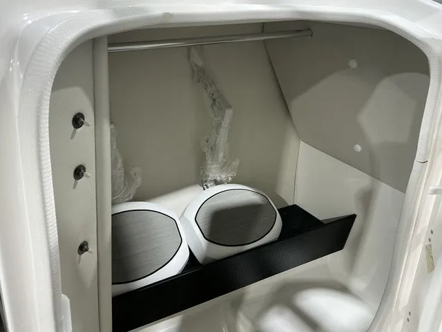 Slide: The Image of Yamaha 252SE 2024 - 16