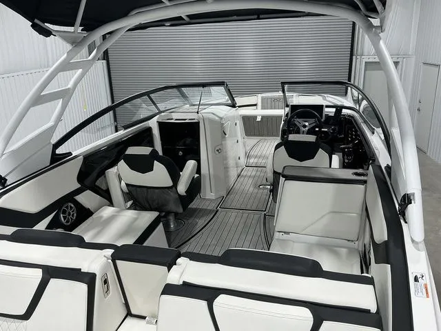 Slide: The Image of Yamaha 252SE 2024 - 21