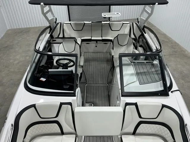 Slide: The Image of Yamaha 252SE 2024 - 8