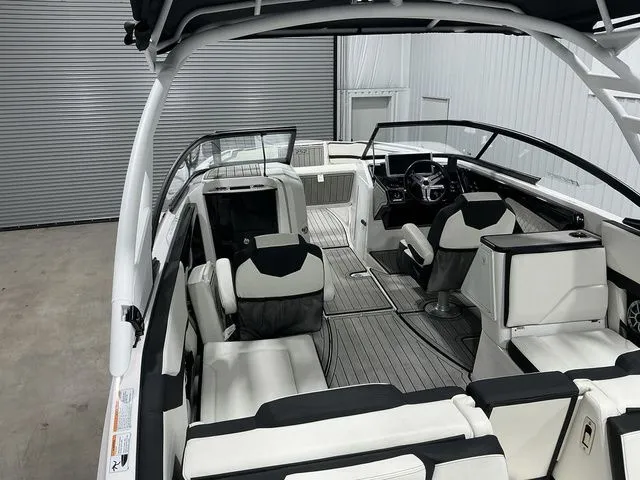 Slide: The Image of Yamaha 252SE 2024 - 9