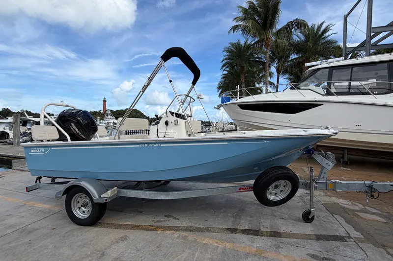 The Image of Boston Whaler 170 Montauk 2026 - 0
