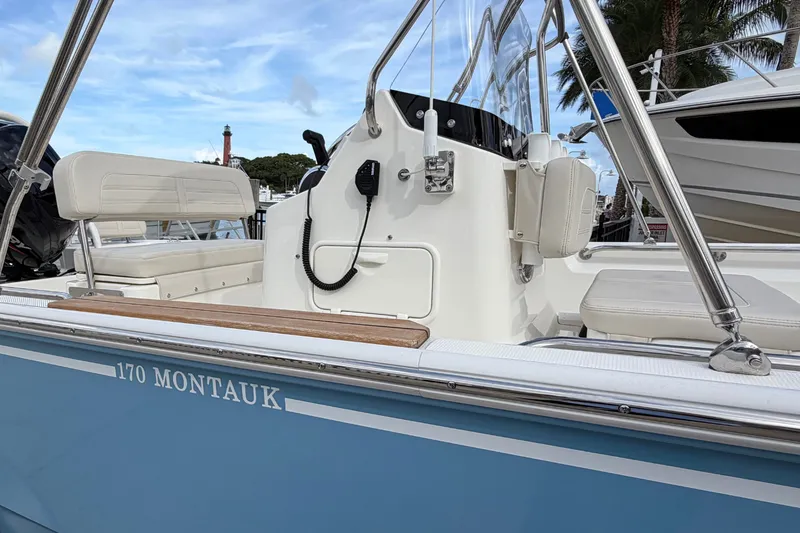 Slide: The Image of Boston Whaler 170 Montauk 2026 - 14