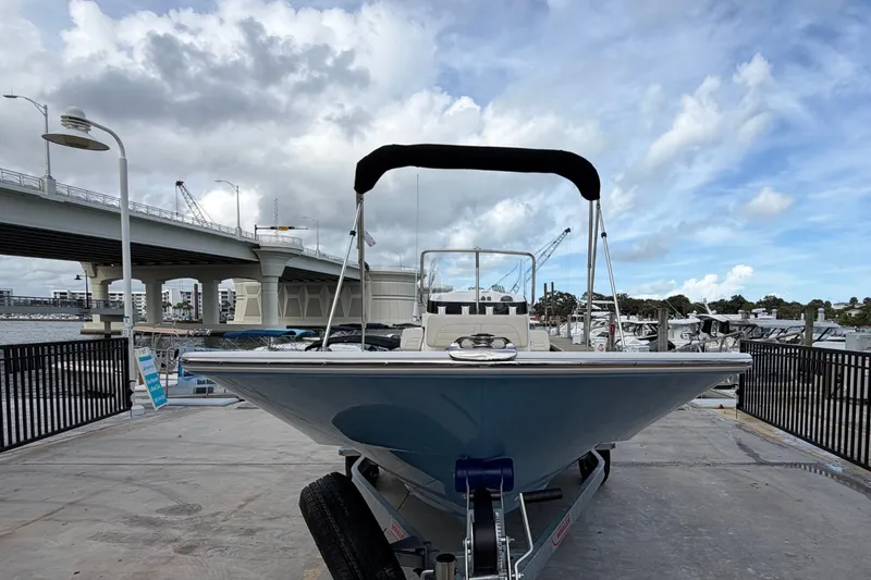 Slide: The Image of Boston Whaler 170 Montauk 2026 - 15