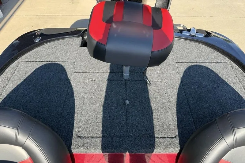 Slide: The Image of Red and black seat on 2026 Nitro Z17 boat deck. - 19