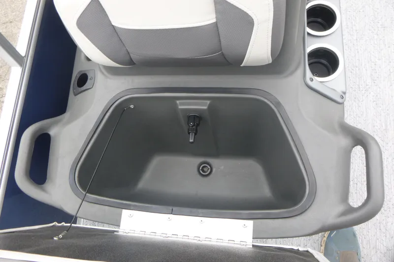 Slide: The Image of Steering console of 2026 Sun Tracker Bass Buggy 16 XL Select pontoon boat. - 11