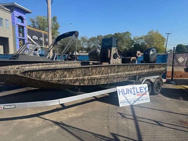 The Image of Excel 220 Bay Pro Elite 2026 - 1