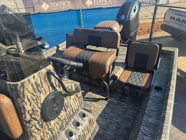 Slide: The Image of Excel 220 Bay Pro Elite 2026 - 4