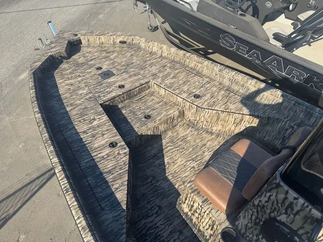 Slide: The Image of Excel 220 Bay Pro Elite 2026 - 5