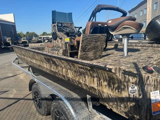 Slide: The Image of Excel 220 Bay Pro Elite 2026 - 7