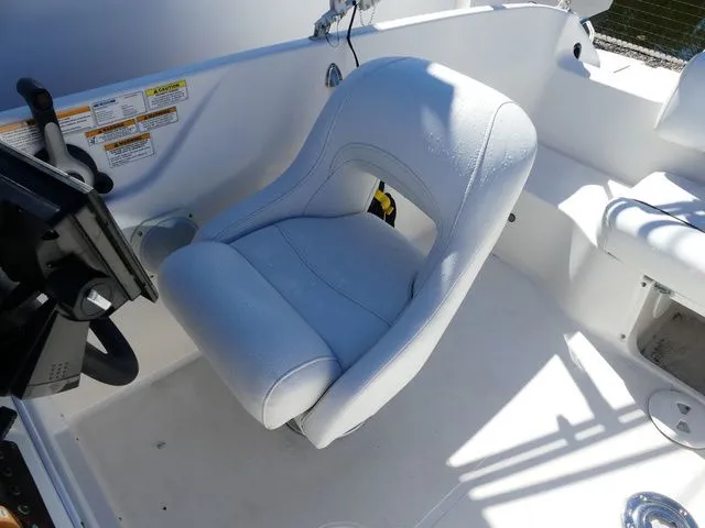 Slide: The Image of Hurricane SUNDECK SPORT SS 188 OB 2012 - 13