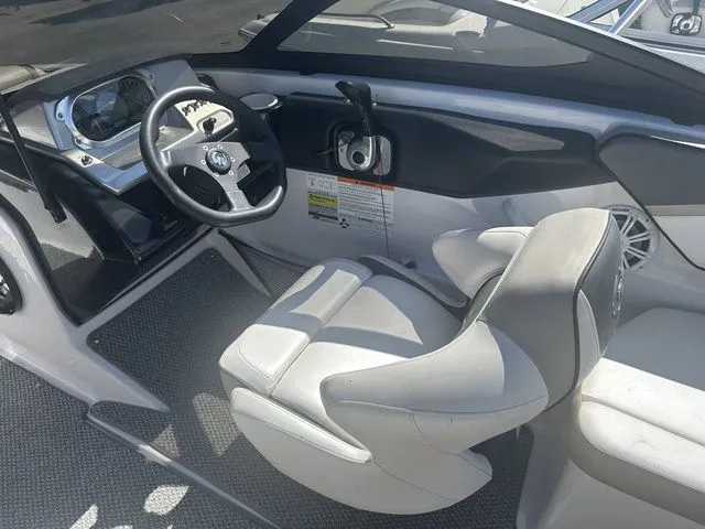 Slide: The Image of Scarab 195 H.O. Impulse 2015 - 8