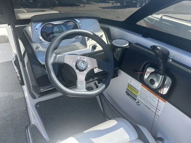 Slide: The Image of Scarab 195 H.O. Impulse 2015 - 9