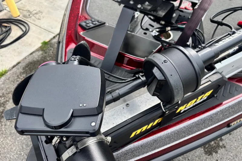 Slide: The Image of 2015 Ranger Z119 Comanche boat with advanced trolling motor setup. - 3