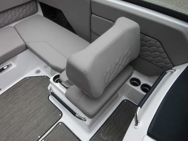 Slide: The Image of Four Winns H1 2023 - 13