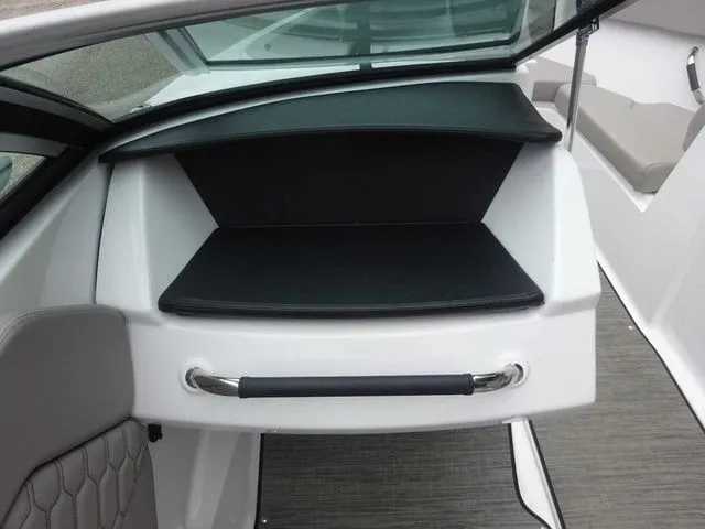 Slide: The Image of Four Winns H1 2023 - 17