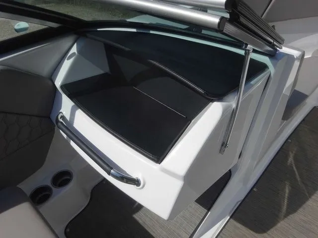 Slide: The Image of Four Winns H1 2023 - 43