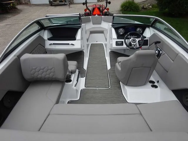 Slide: The Image of Four Winns H1 2023 - 6