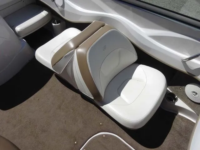 Slide: The Image of Four Winns H180 2009 - 11