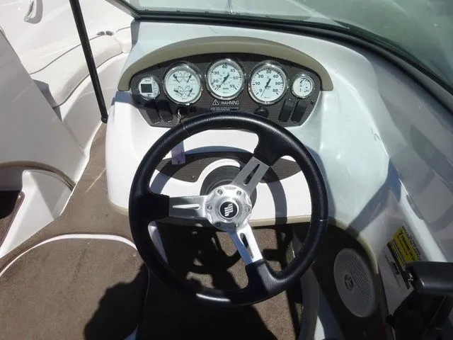 Slide: The Image of Four Winns H180 2009 - 12