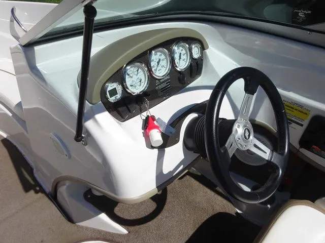 Slide: The Image of Four Winns H180 2009 - 13