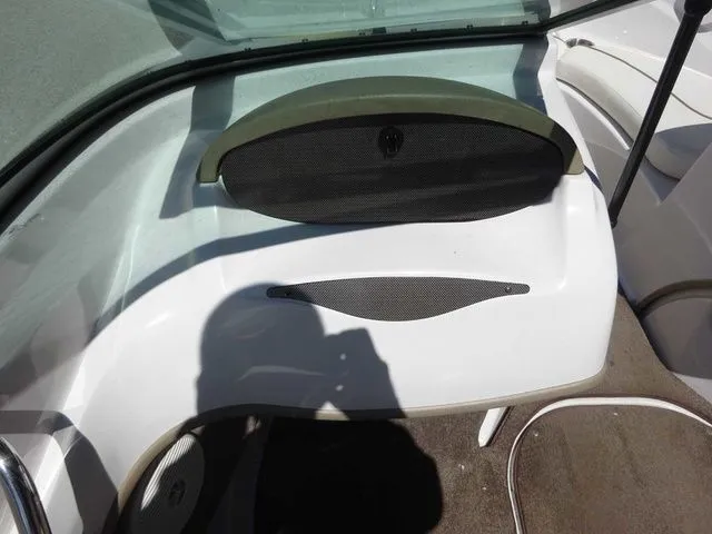 Slide: The Image of Four Winns H180 2009 - 14