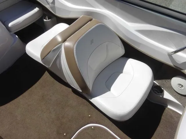 Slide: The Image of Four Winns H180 2009 - 31