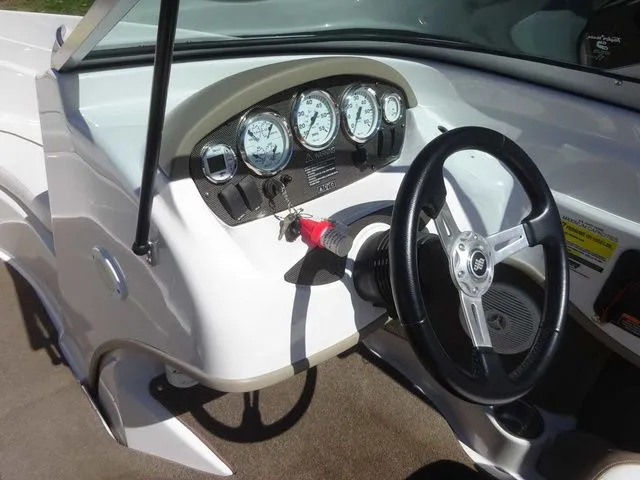 Slide: The Image of Four Winns H180 2009 - 33