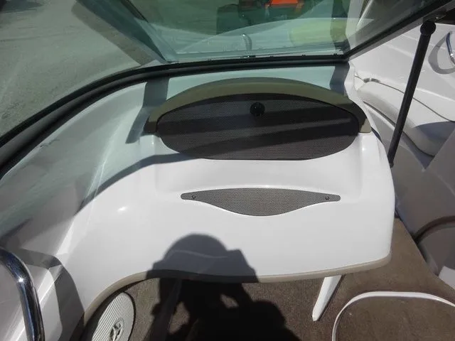 Slide: The Image of Four Winns H180 2009 - 34