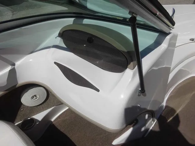 Slide: The Image of Four Winns H180 2009 - 35