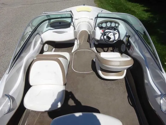 Slide: The Image of Four Winns H180 2009 - 6