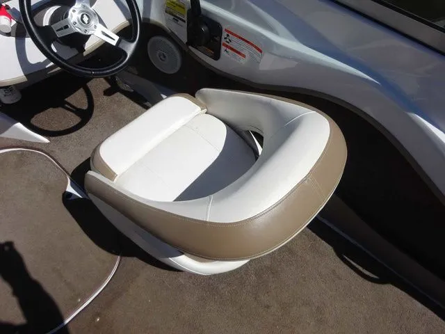 Slide: The Image of Four Winns H180 2009 - 7