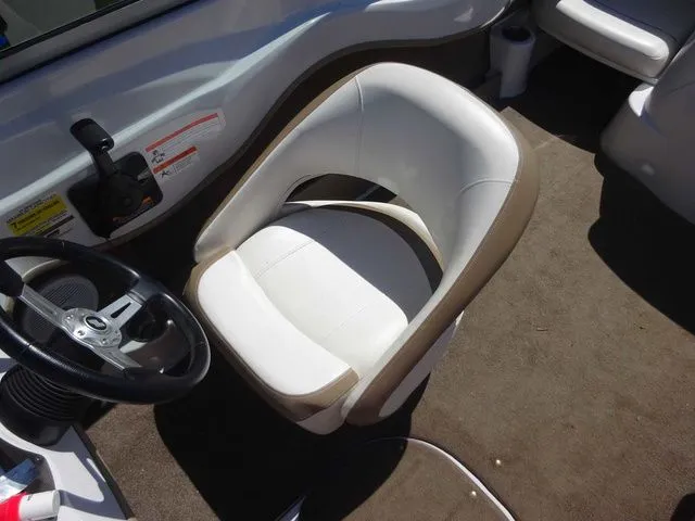 Slide: The Image of Four Winns H180 2009 - 8