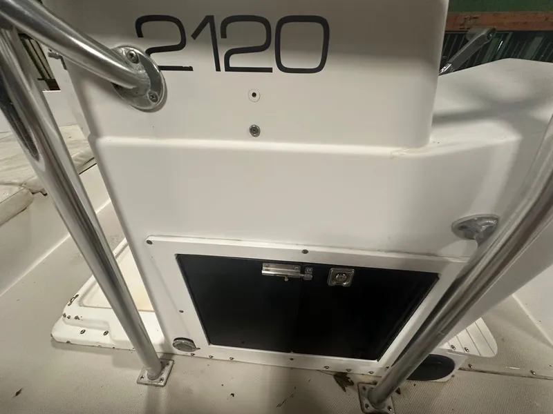 Slide: The Image of Robalo 2120 Center Console 1995 - 7