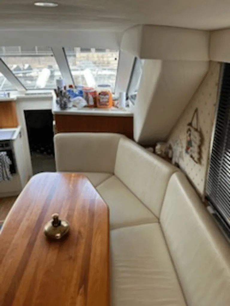 Slide: The Image of Silverton 322 Flybridge 2000 - 12