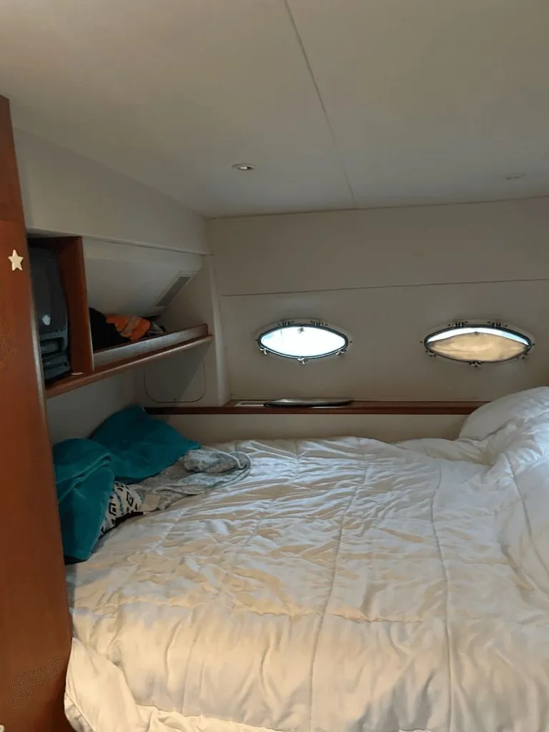 Slide: The Image of Silverton 322 Flybridge 2000 - 13