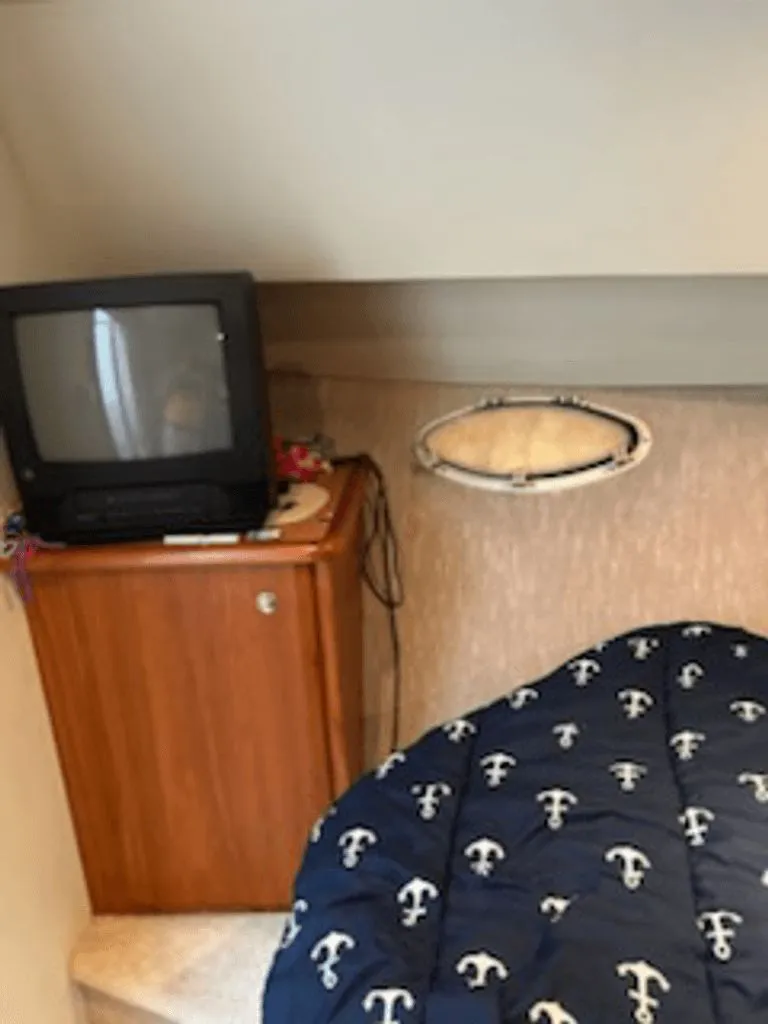 Slide: The Image of Silverton 322 Flybridge 2000 - 16