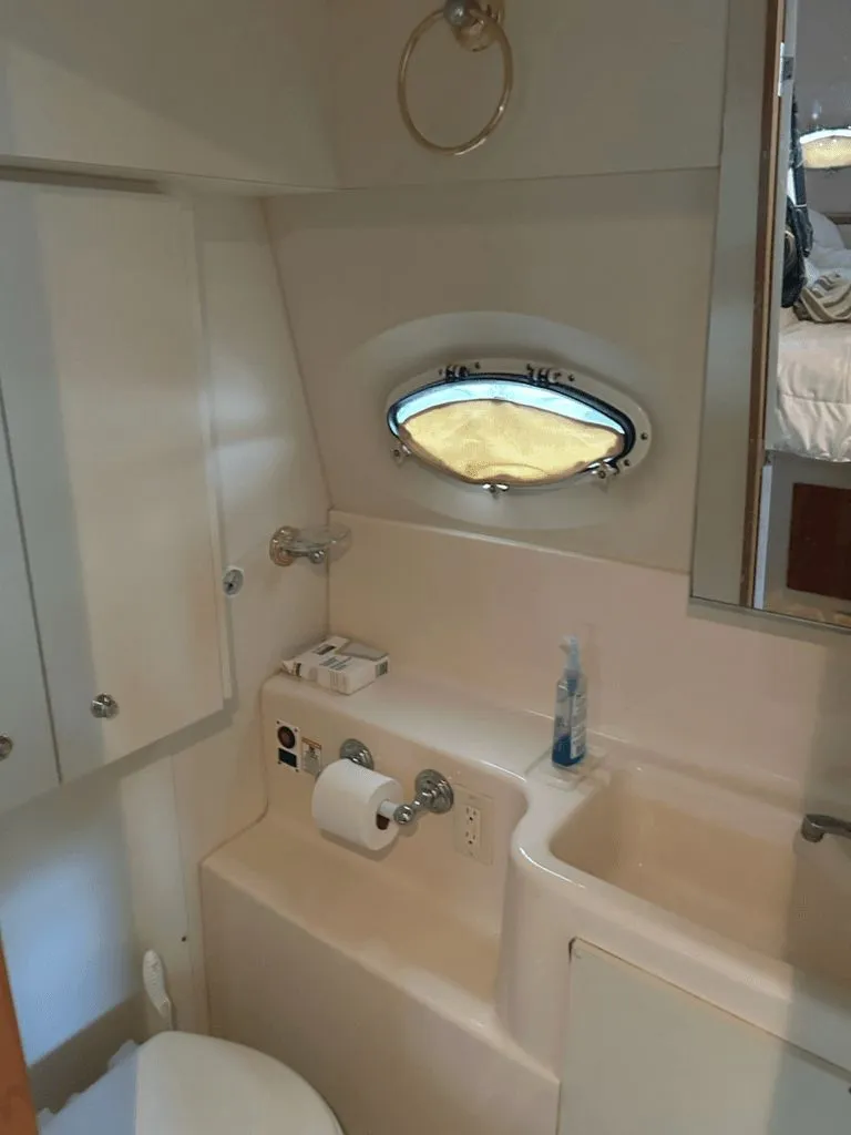 Slide: The Image of Silverton 322 Flybridge 2000 - 18