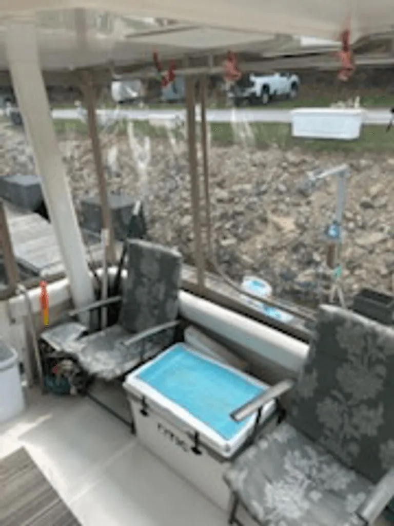 Slide: The Image of Silverton 322 Flybridge 2000 - 6