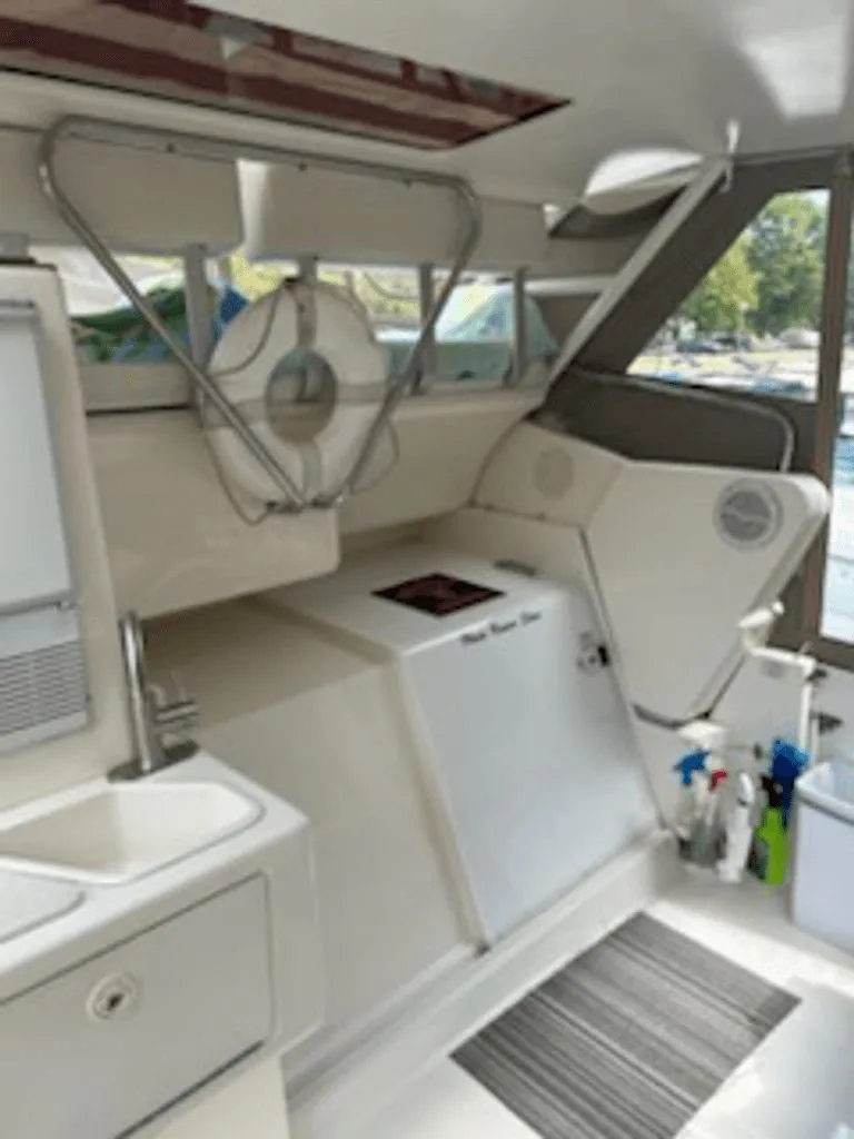 Slide: The Image of Silverton 322 Flybridge 2000 - 8