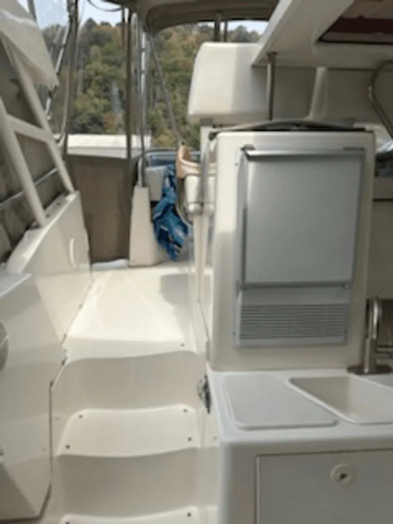 Slide: The Image of Silverton 322 Flybridge 2000 - 9