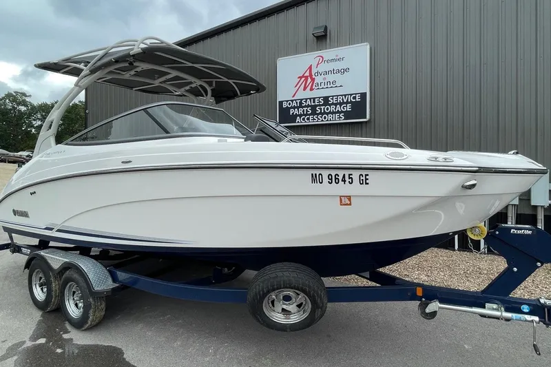 The Image of 2017 Yamaha 242 boat on trailer at Premier Advantage Marine dealership. - 0