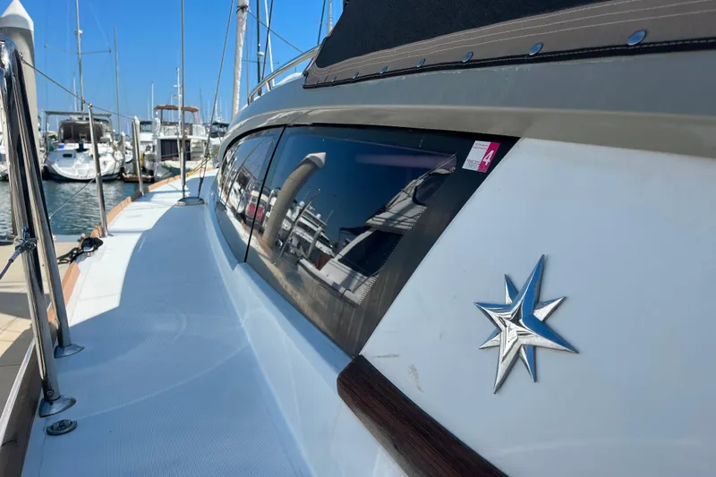 Slide: The Image of Jeanneau 44 DS Profile - 10