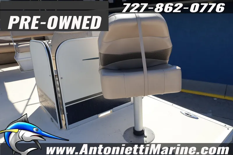 Slide: The Image of Pre-owned 2017 Fiesta 20 FISH boat seat at Antonietti Marine. - 10