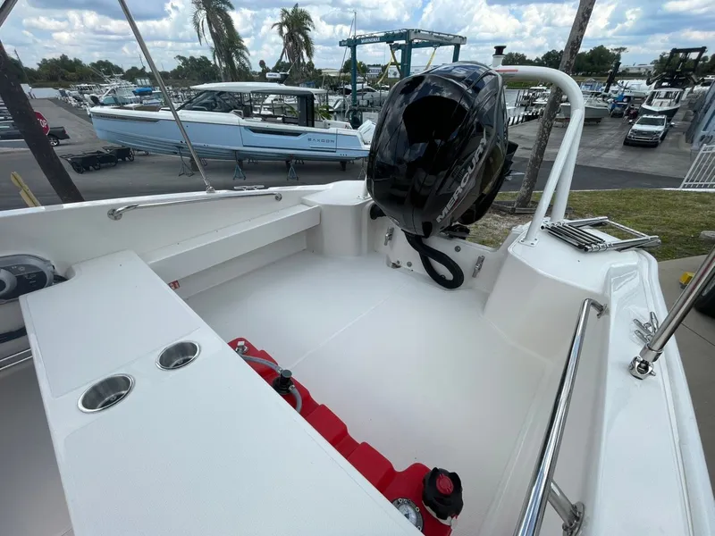 Slide: The Image of Boston Whaler 160 Super Sport 2026 - 12
