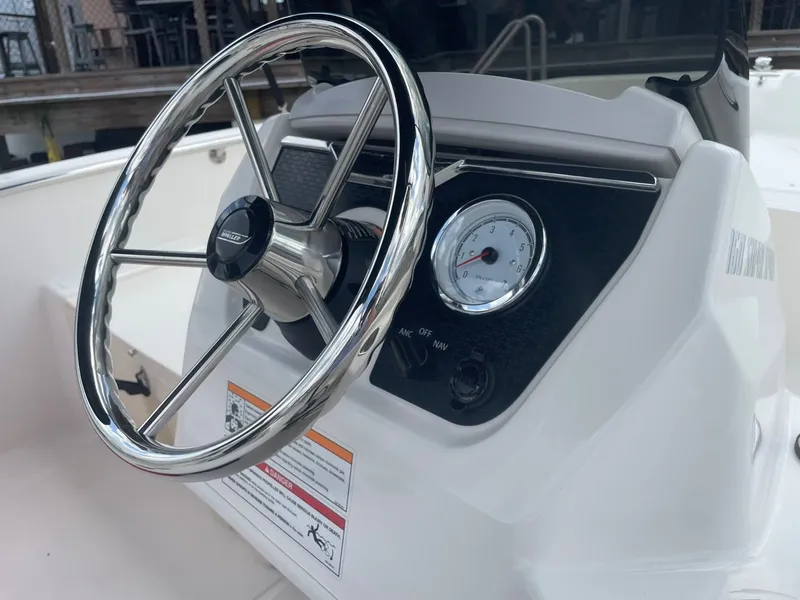 Slide: The Image of Boston Whaler 160 Super Sport 2026 - 6