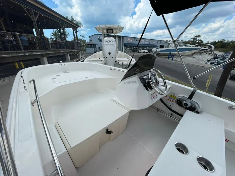 Slide: The Image of Boston Whaler 160 Super Sport 2026 - 7