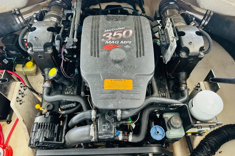 Slide: The Image of Engine of 2005 Chaparral 220 SSi with MerCruiser 350 MAG MPI. - 25